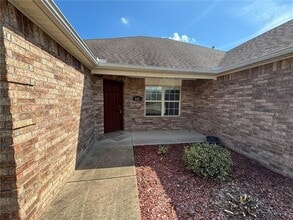 601 Lasso Ln in Centerton, AR - Foto de edificio - Building Photo