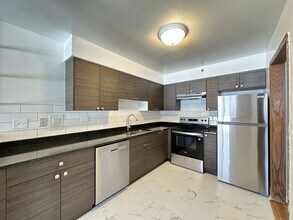 1653 Oakwood Ave in Des Plaines, IL - Foto de edificio - Building Photo