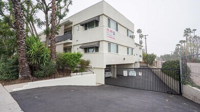 Beverly Arms in Van Nuys, CA - Building Photo - Building Photo