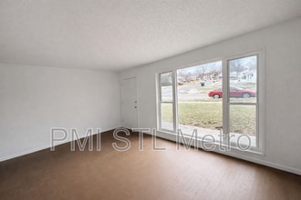 5633 Parchester Dr in St. Louis, MO - Building Photo - Building Photo