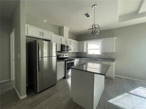 1813 Stauffers St-Unit -4 in Weslaco, TX - Building Photo - Building Photo