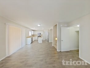 4102 S 62nd Ln in Phoenix, AZ - Building Photo - Building Photo