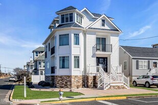 550 Whiting Ave in Manasquan, NJ - Building Photo