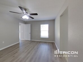20825 Marlin St in Orlando, FL - Building Photo - Building Photo