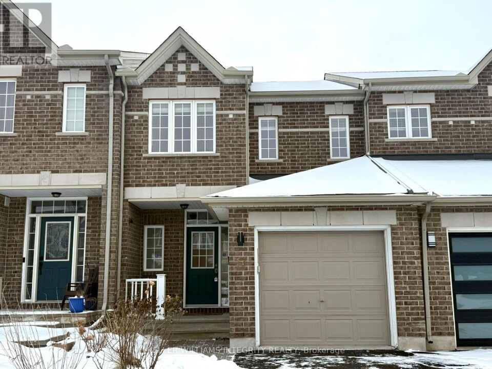 12 Saddlesmith Cir in Ottawa, ON - Building Photo