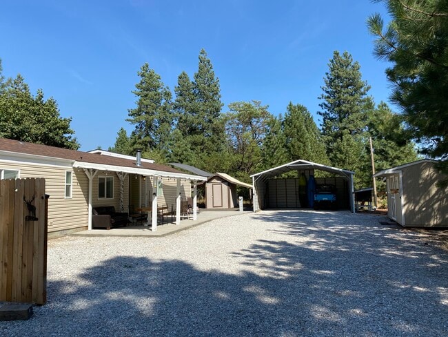 property at 20702 N Austin Rd
