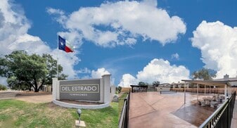 Del Estrado Townhomes in Lubbock, TX - Building Photo