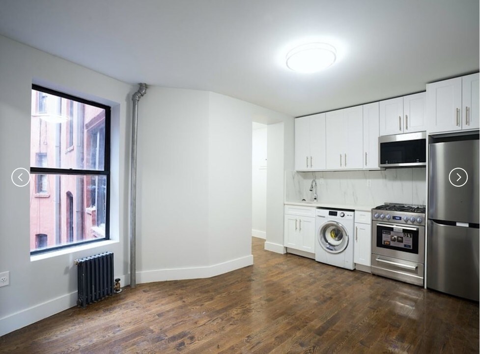 412 E 119th St in New York, NY - Building Photo