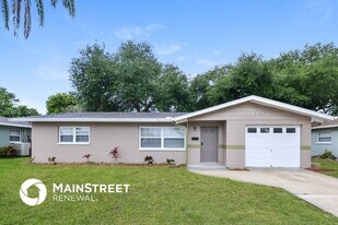 5461 7th St S in St. Petersburg, FL - Building Photo