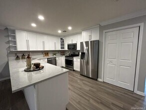 98 Village Green Dr in Port Jefferson Station, NY - Building Photo - Building Photo