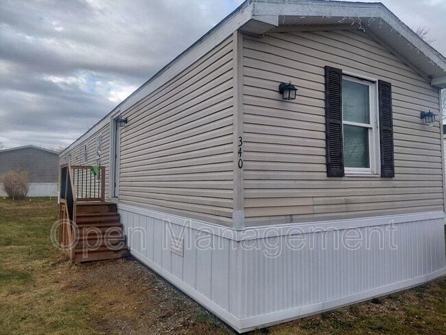 301 Mantle Ave in Jackson, MI - Building Photo - Building Photo