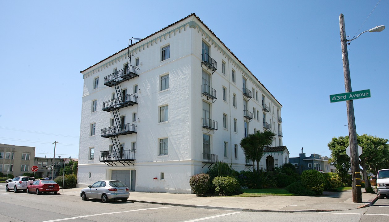 El Prado Apartments in San Francisco, CA - Building Photo