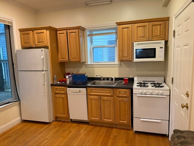 1576 Cambridge St, Unit 3A