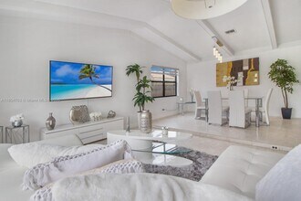 405 SE 4th St in Dania Beach, FL - Building Photo - Building Photo