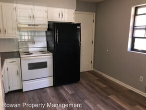 206 S Sugar Creek Blvd in Sugar Creek, MO - Building Photo - Building Photo