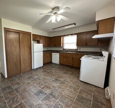 3102-3104 W Alvina Ave in Greenfield, WI - Building Photo - Building Photo