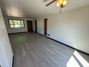 1574-1594-1594 Evergreen Ave NE in Salem, OR - Building Photo - Building Photo