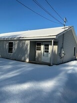 517 Trafton Rd in Oakland, ME - Building Photo