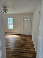 164-2 Bridgeport Ave, Unit 1st FL in Shelton, CT - Building Photo - Building Photo