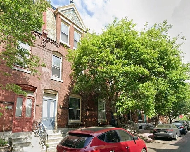 826 N Woodstock St, Unit 1