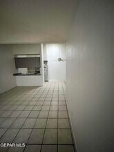 5524 Oakbriar Cir in El Paso, TX - Building Photo - Building Photo