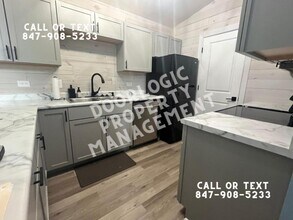 1371 Cunat Ct in Lake In The Hills, IL - Building Photo - Building Photo