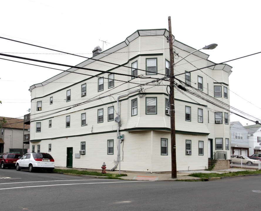 264-266 1st St in Elizabeth, NJ - Building Photo