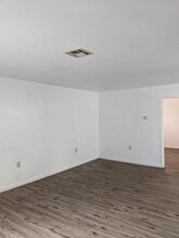 1320 Lakewood Ave in Modesto, CA - Building Photo - Building Photo