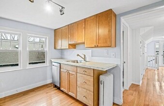 120 Walden St, Unit 3 in Cambridge, MA - Building Photo - Building Photo