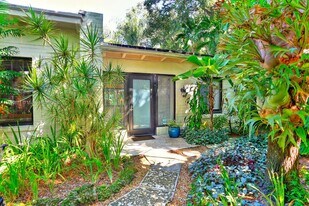 2035 Tigertail Ave in Miami, FL - Building Photo