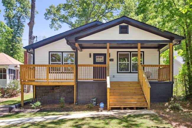 property at 725 Alta Pl NW
