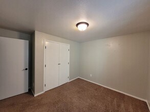 2323 S Goebel Cir in Wichita, KS - Building Photo - Building Photo