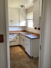 416 E Mariposa Way in Santa Maria, CA - Building Photo - Building Photo