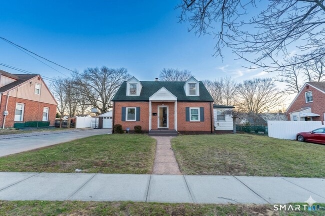 122 Oberlin Rd in Hamden, CT - Foto de edificio - Building Photo