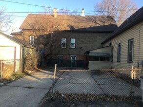 2078 S 17th St in Milwaukee, WI - Building Photo - Building Photo