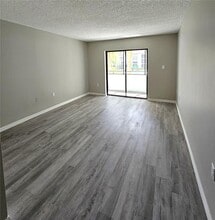 2587 Countryside Blvd in Clearwater, FL - Building Photo - Building Photo