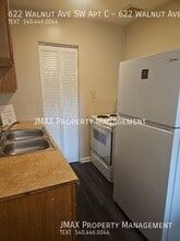 622 Walnut Ave SW Apt C in Roanoke, VA - Building Photo - Building Photo