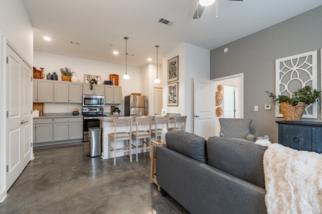 Lakeland Town Square in Lakeland, TN - Building Photo - Interior Photo