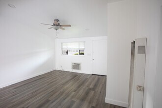 225 Preble Dr, Unit 225 in Tustin, CA - Building Photo - Building Photo