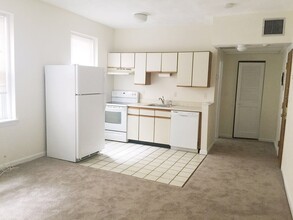 1423 Commonwealth Ave, Unit 202 in Boston, MA - Building Photo - Building Photo