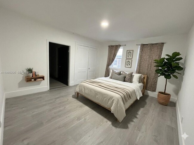 1560 SW 5th St in Miami, FL - Building Photo - Building Photo