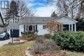 925 Kingsway Dr in Burlington, ON - Building Photo - Building Photo