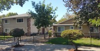 208 B St in Roseville, CA - Foto de edificio - Building Photo