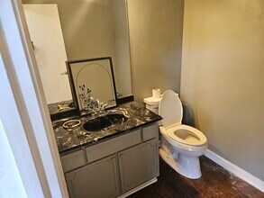 148 Glen Acres Ct in Decatur, GA - Building Photo - Building Photo