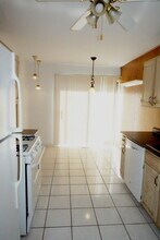 1185 Leicester Ct in Wheaton, IL - Building Photo - Building Photo