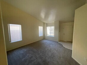 837 E Glenmere Dr in Chandler, AZ - Building Photo - Building Photo