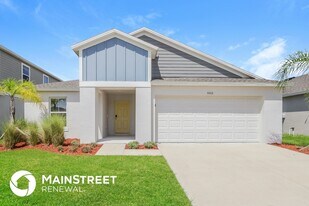 5512 Arlington River Dr. in Lakeland, FL - Building Photo