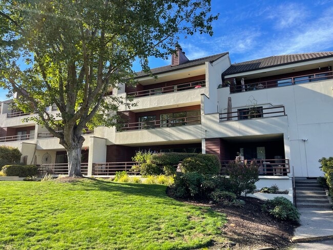 property at 5150 S Landing Dr