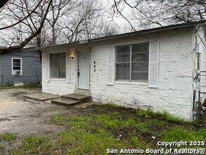 443 Bundy St in San Antonio, TX - Building Photo - Building Photo