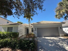 7080 Timberland Cir in Naples, FL - Building Photo